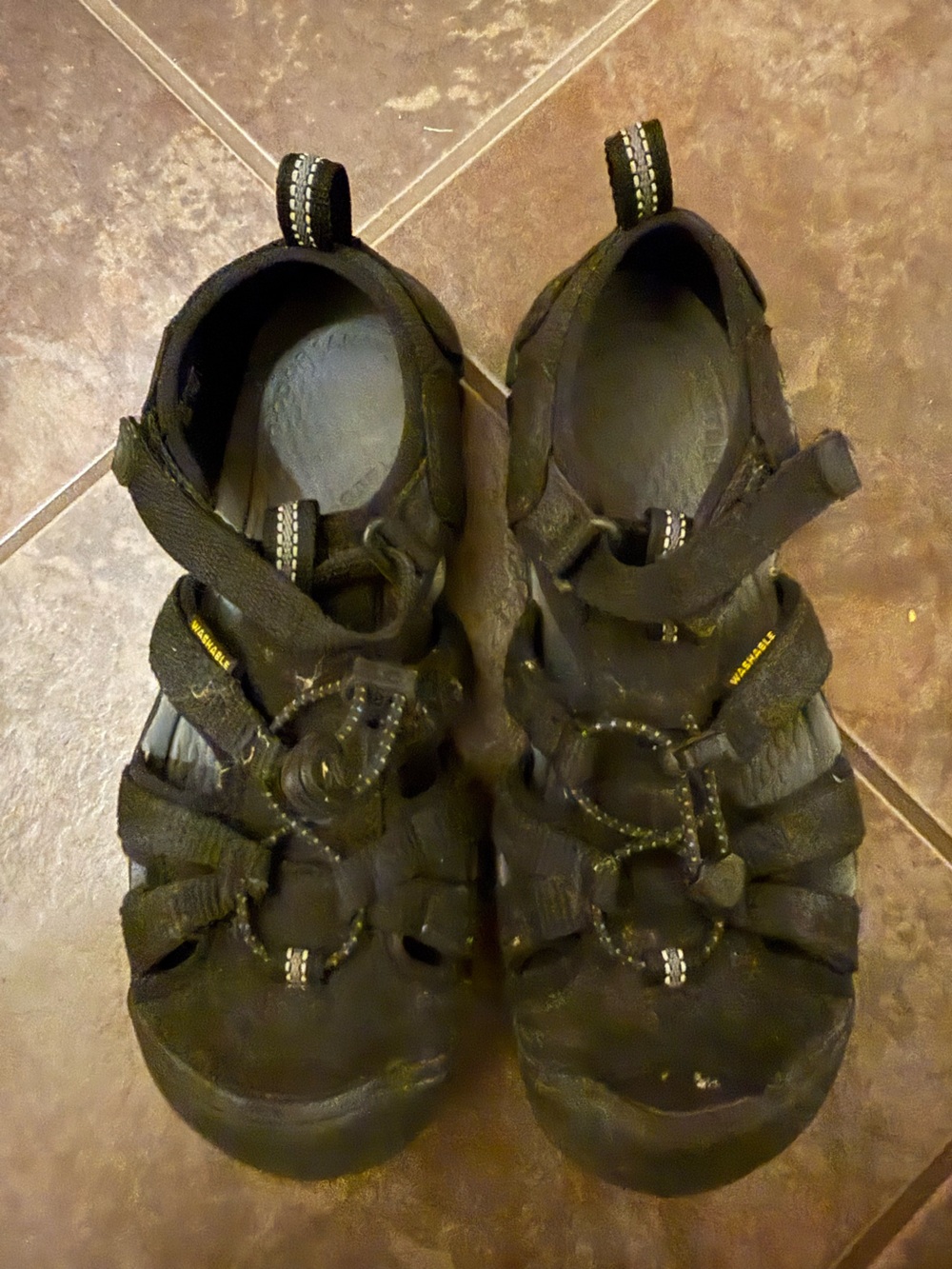 Kids Size 4 Keen Closed-Toe Sandals - Black